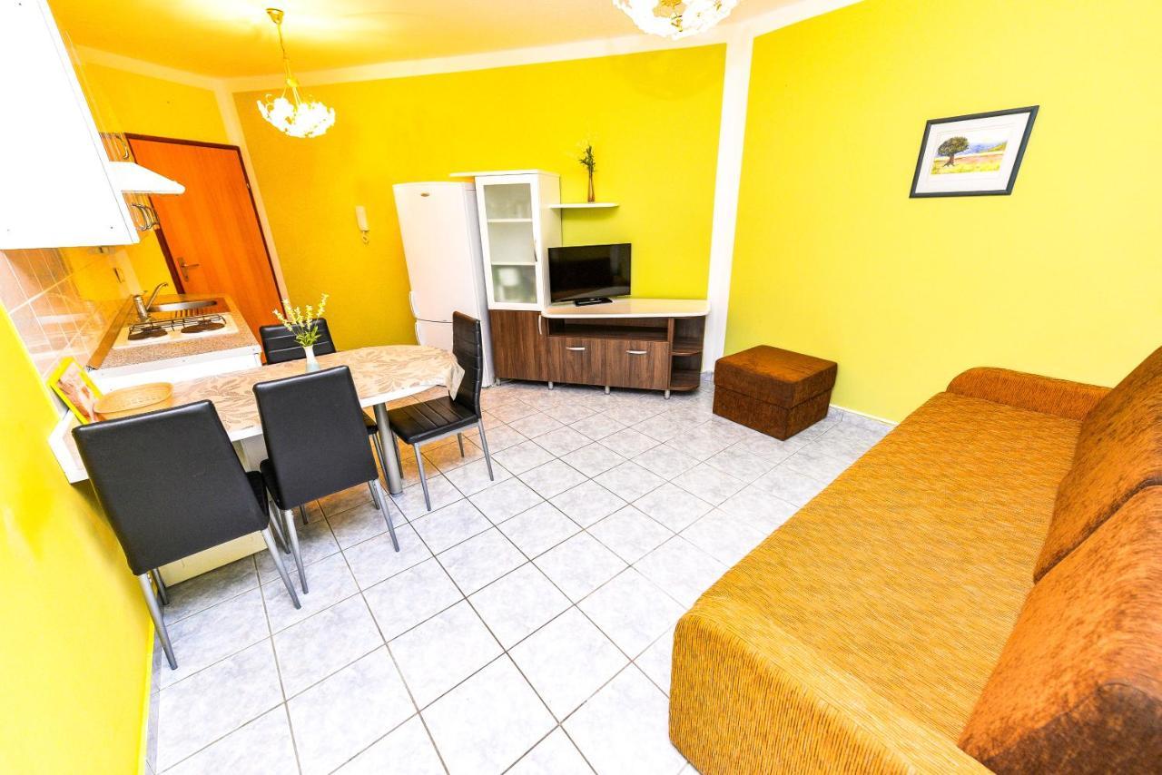 Apartments Hope Novalja Ngoại thất bức ảnh